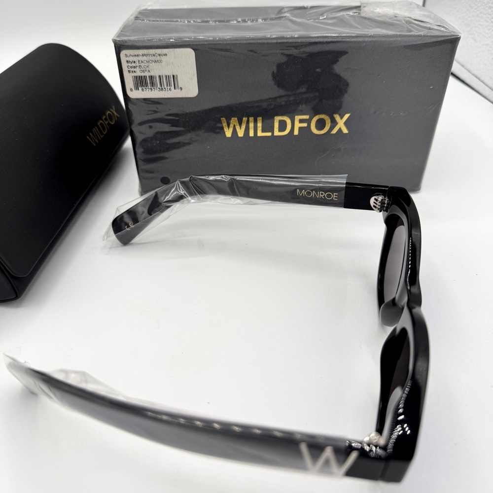 NWT Wildfox Monroe Deluxe Sunglasses Black Frames , NEW with case and cloth - Picture 12 of 16